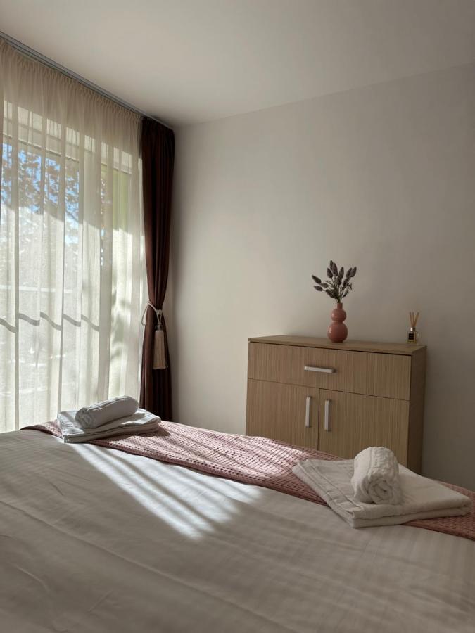Fly Airport Residences & Therme-Self Check-In Otopeni Buitenkant foto