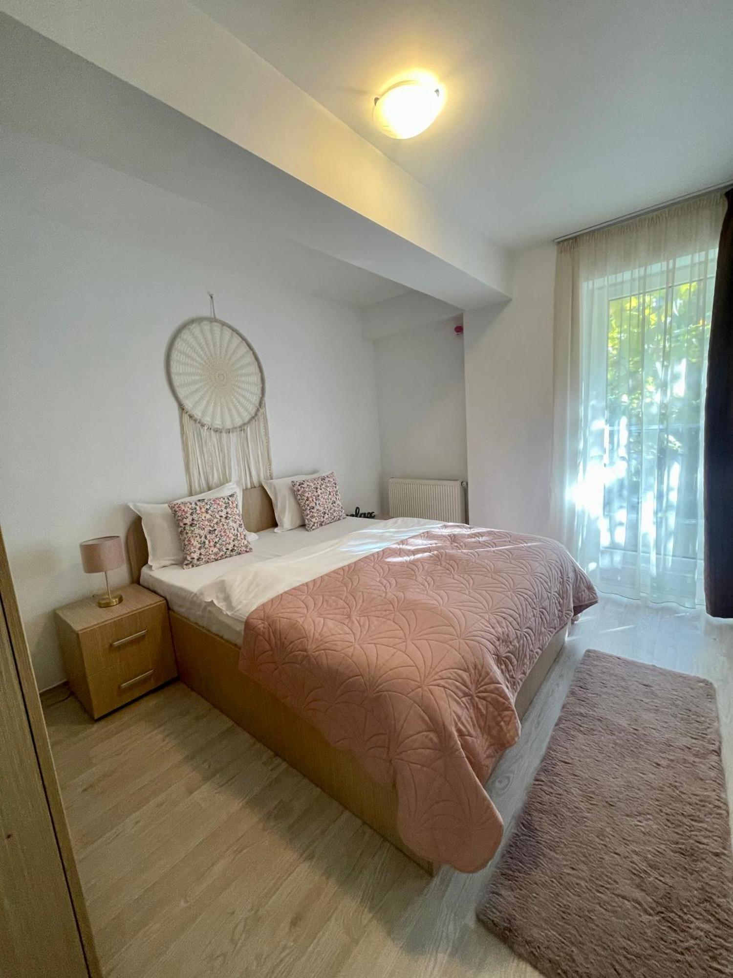 Fly Airport Residences & Therme-Self Check-In Otopeni Buitenkant foto